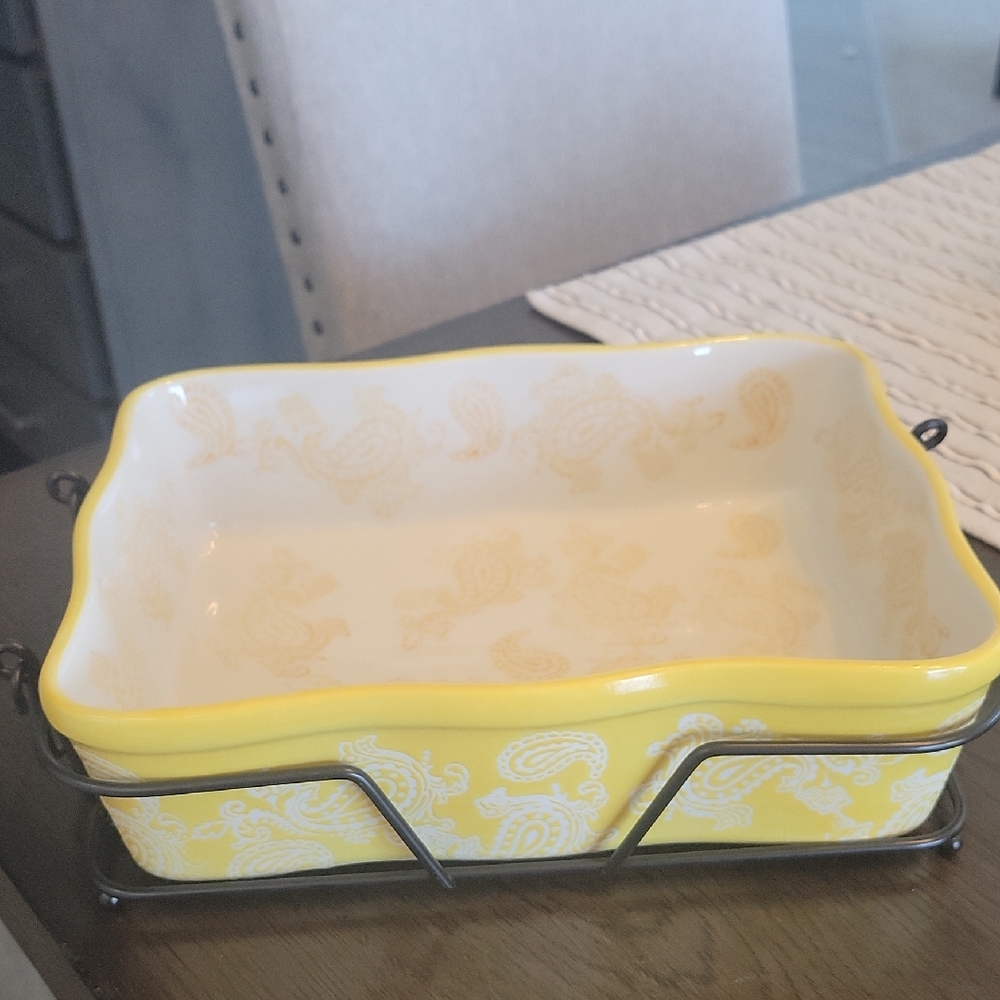 Temp-Tations Yellow and White Ceramic Baking Dish with Metal Rack